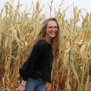 Meet your Posher, Courtney